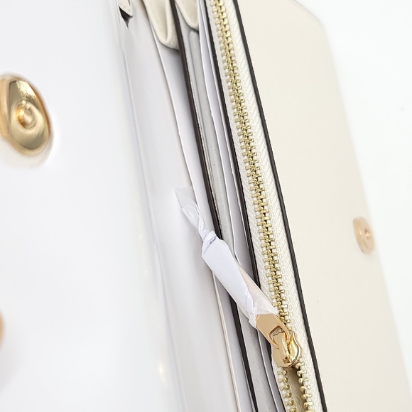 Tory Burch Emerson Chain Wallet - Picture 6 of 11